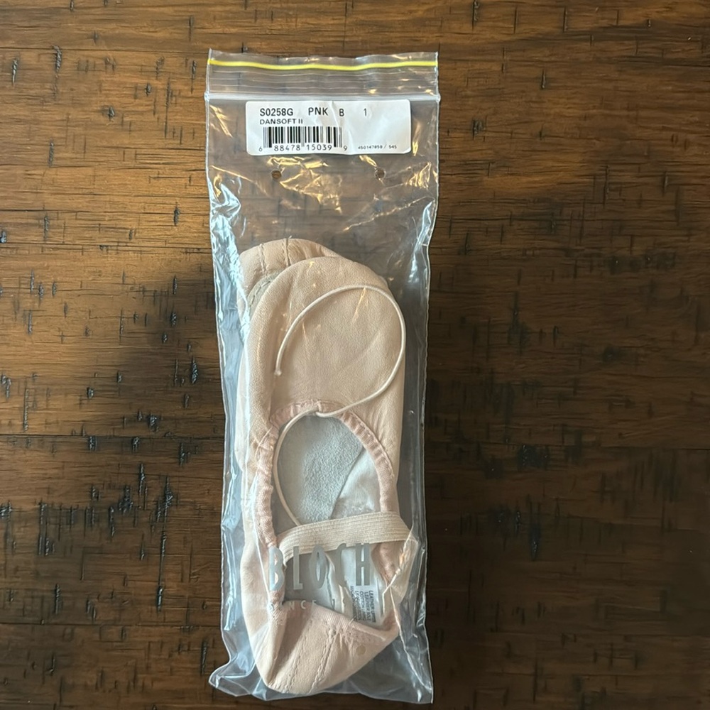 Bloch Pink Ballet Shoes NIB Dansoft II S0258G Size 1B